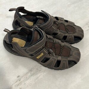 Teva | Shoes | Teva Hurricane Xlt Beauty Youth Tan Sandals  display picture 1